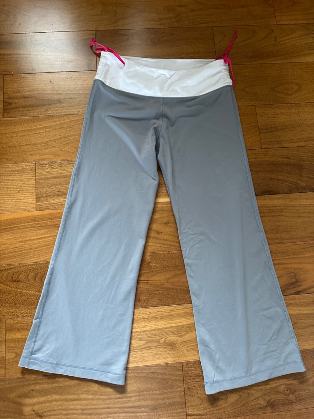 lululemon athletica Light Gray Leggings with White Waistband and Pink Ties